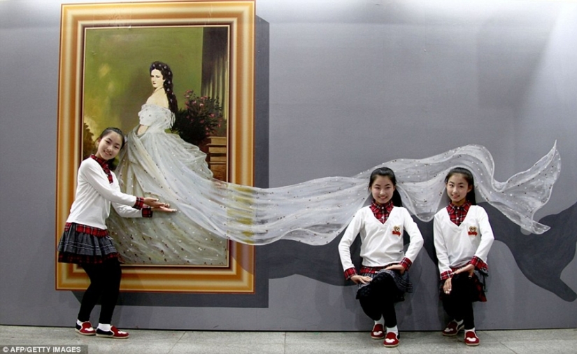 Exhibition of 3D paintings in China