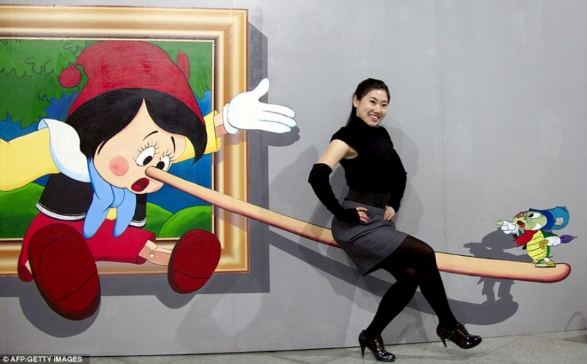 Exhibition of 3D paintings in China