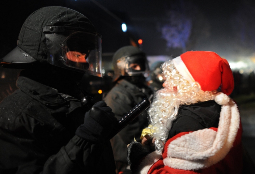 Santa and the crisis