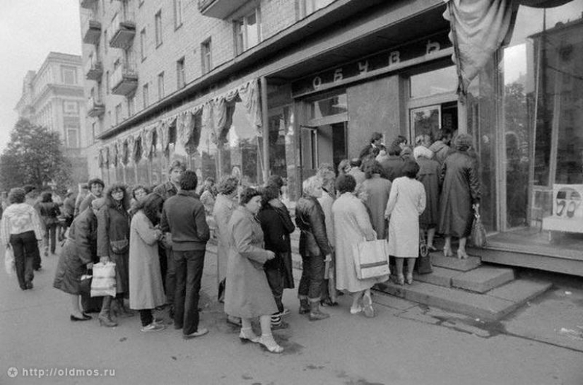 La historia de Moscú cola en las fotografías