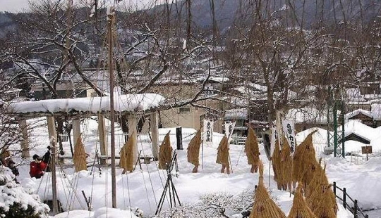 Sometimes there are inexplicable pictures, poorly amenable to common sense