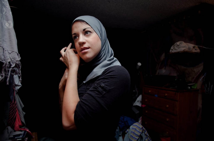 Stripper from Gaza: "I am Haram"