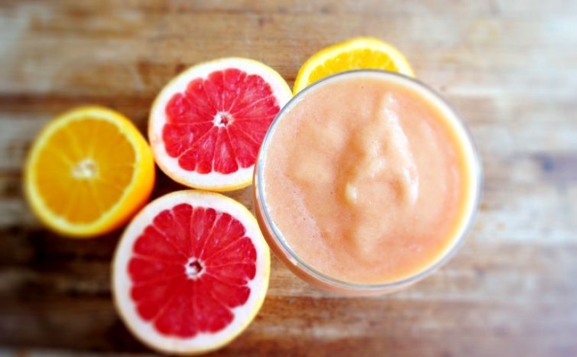 10 delicious and refreshing smoothies, in which there 200 calories