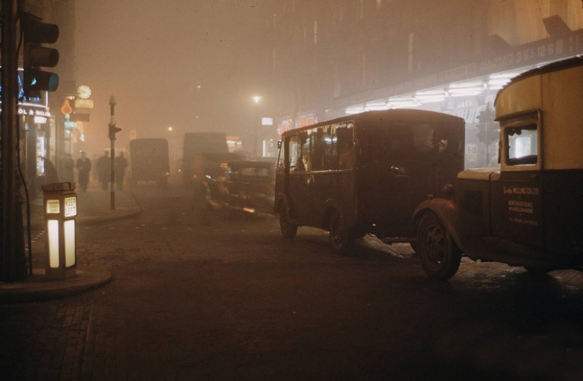 10 pictures of the Great smog in London