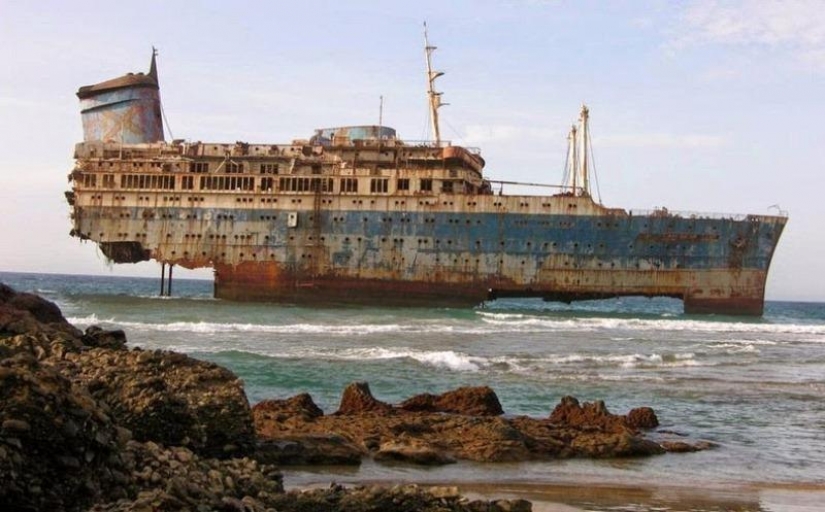 12 barcos hundidos, que se puede ver sin equipo de buceo