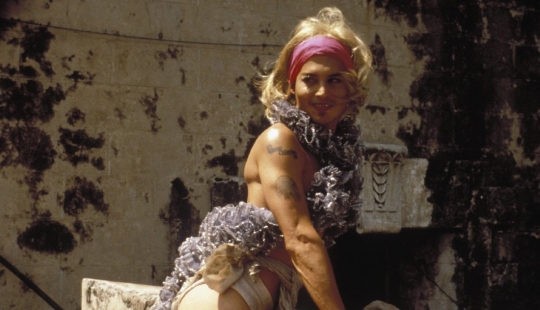 18 los mejores roles en los que los actores tuvieron que cambiar de género