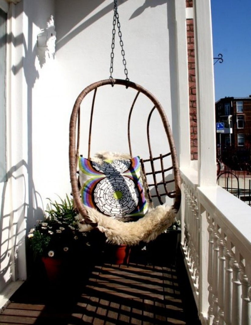 20 ideas de cómo convertir un pequeño balcón para relajarse