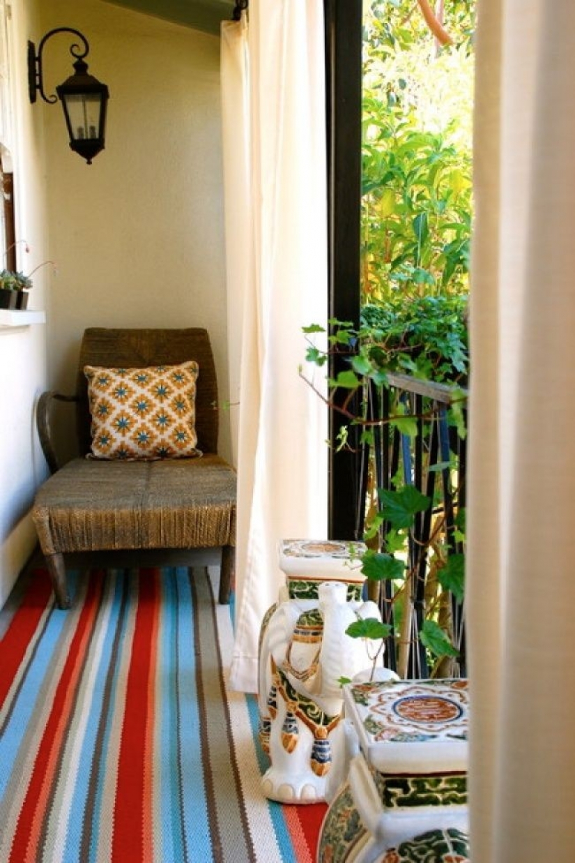 20 ideas of how to turn a small balcony area to relax