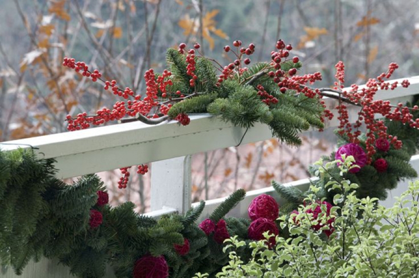 20 ideas on how to decorate a balcony for the New Year