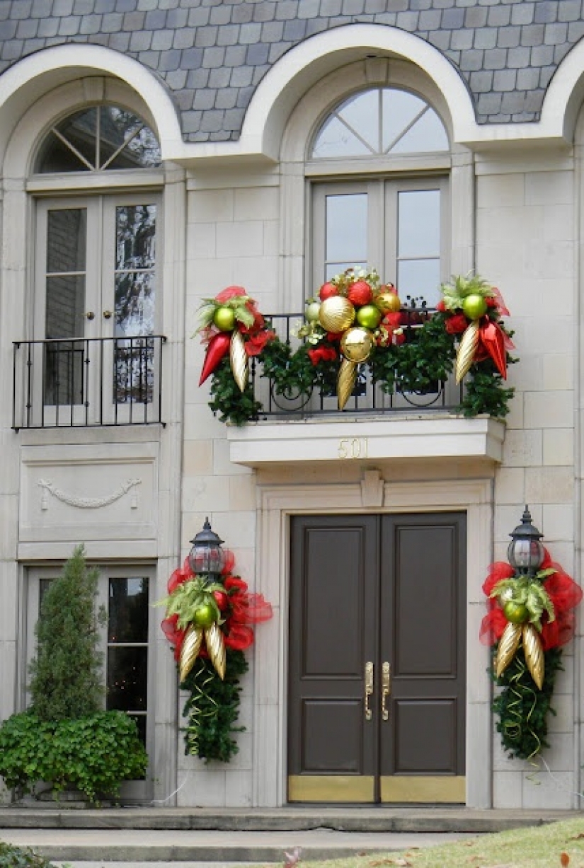 20 ideas on how to decorate a balcony for the New Year