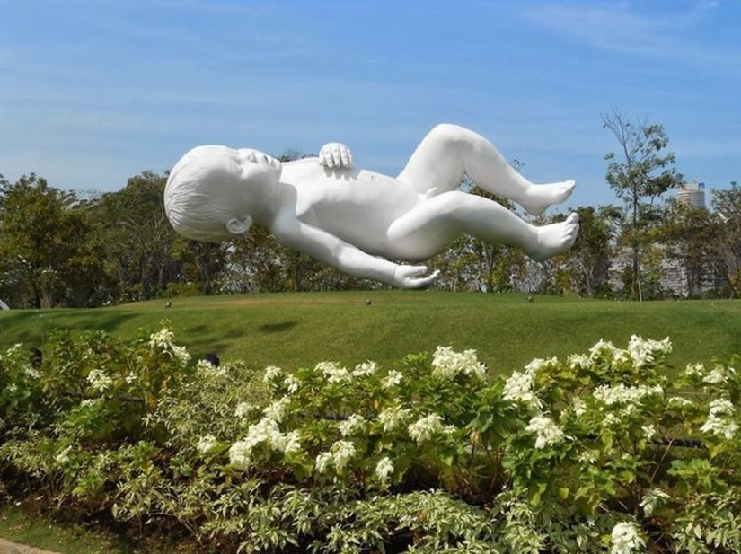 20 sculptures defy gravity