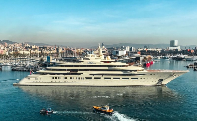 20 yachts of Russian billionaires who are worth more than the Russian Navy