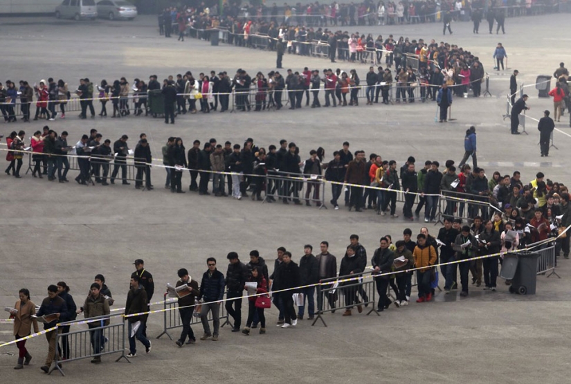 23 shocking photos of how many people in China