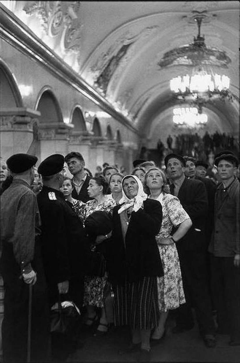 25 frames Henri Cartier-Bresson about Soviet life in 1954