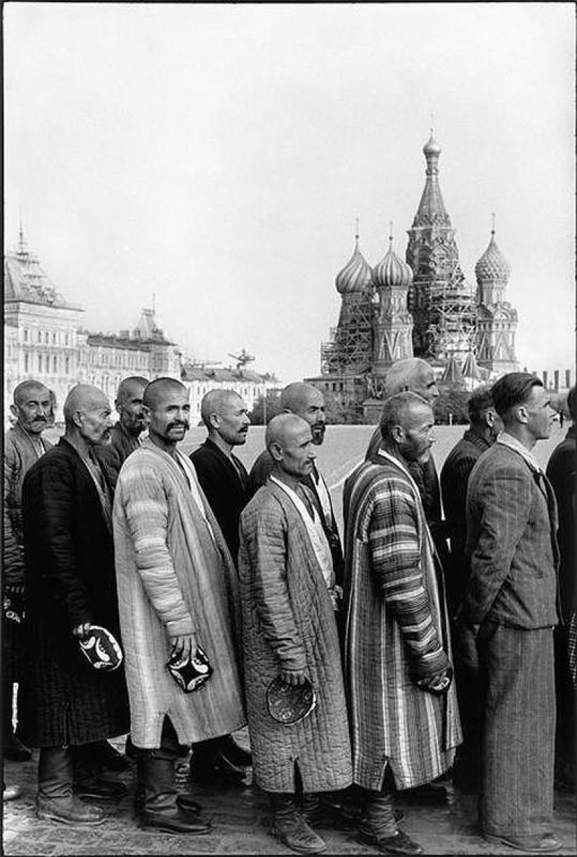 25 frames Henri Cartier-Bresson about Soviet life in 1954