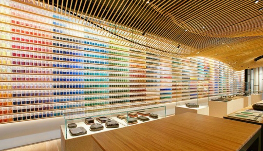 4200 pigments exhibited in a number of Japanese paint store