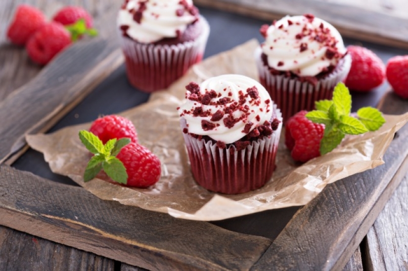 5 of the most delicious cupcakes, which should make at least one more time