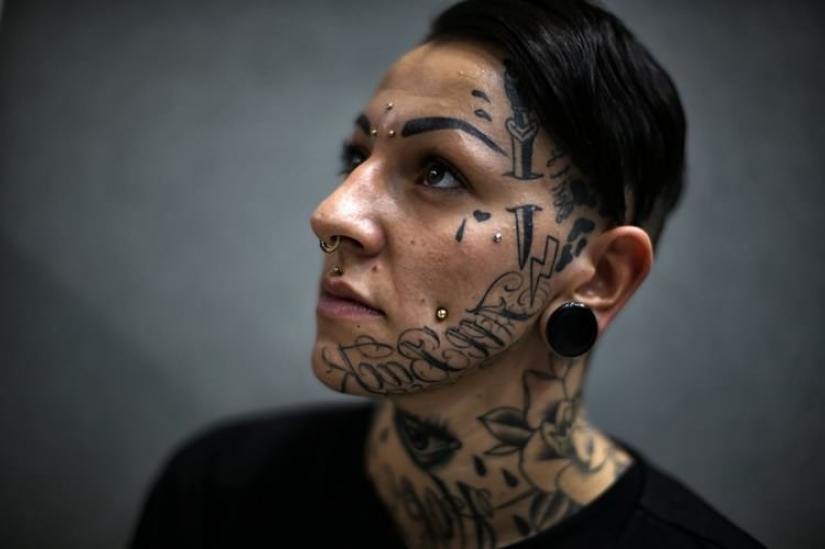 6 reasons why you should not do face tattoos