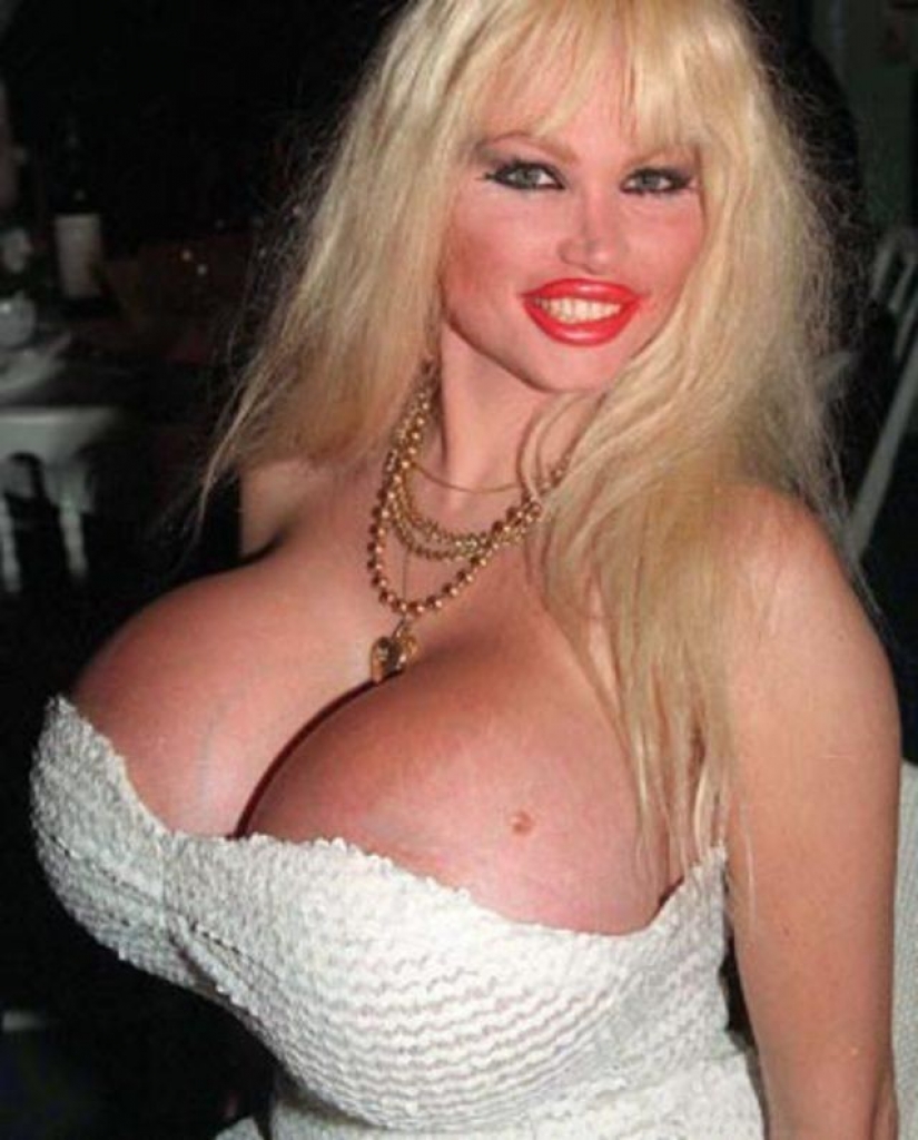 7 women with the largest Breasts in the world