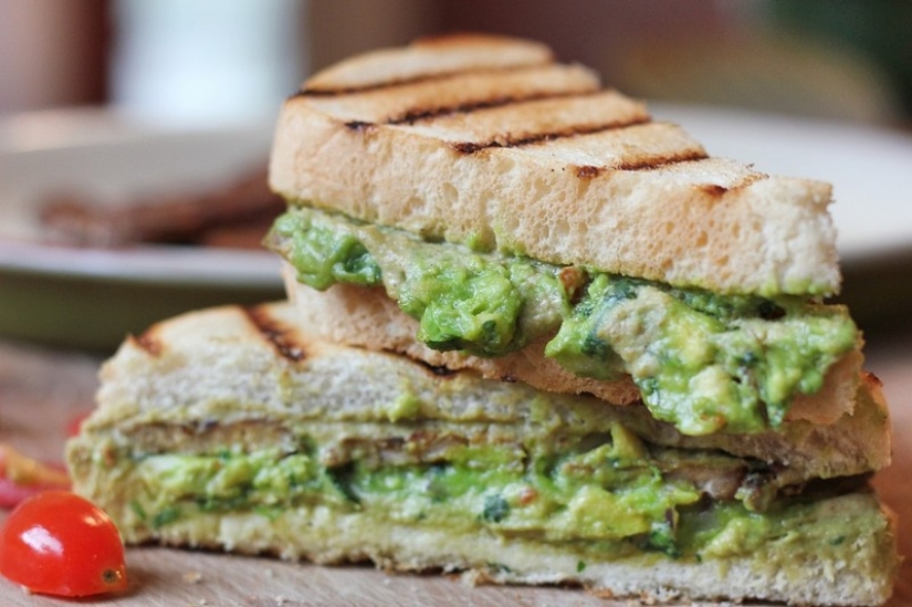 8 insanely delicious sandwiches that you can take on the job