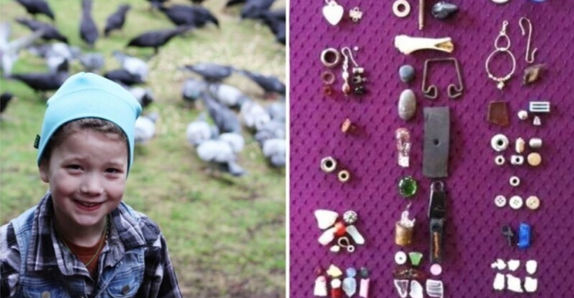 8-year-old American amigos con los cuervos y traen sus regalos