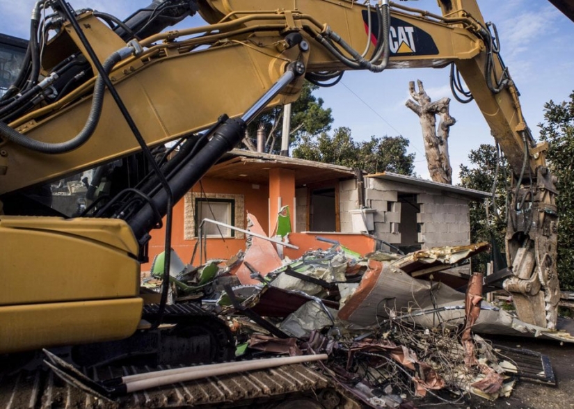 A confiscar y destruir: en Italia, la demolición de la Villa Roma familia de la mafia