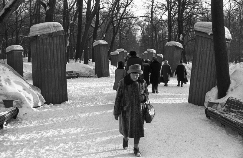 A lost "Golden age": 44 documentary photos by Vladimir Sokolaev