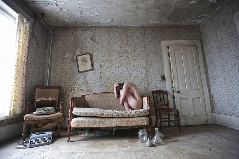 A terrible beauty: photographer transforms abandoned places in the dark and erotic fantasies