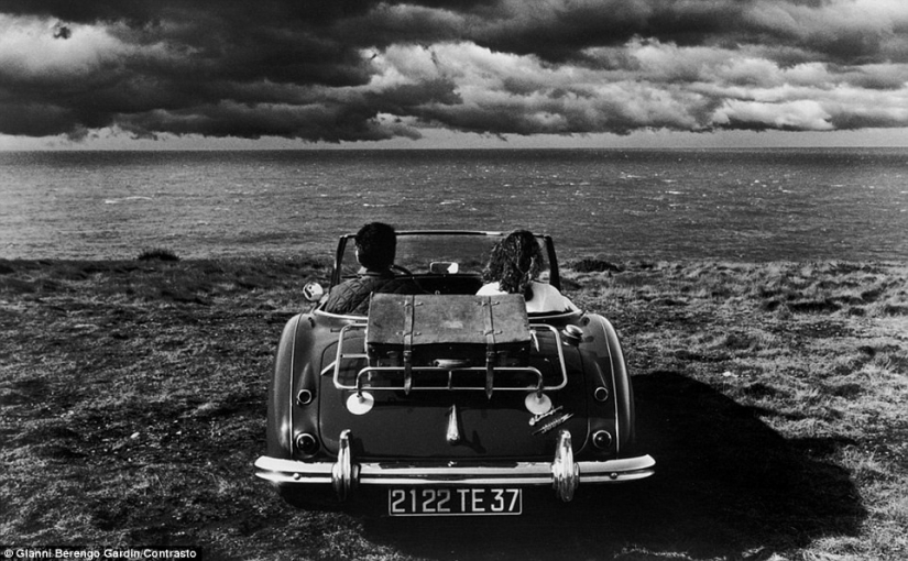 A vanishing Italy in the images of cult photographer Gianni Berengo Gardena