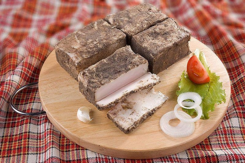 "Adults eat this vodka — so delicious": foreigners about Russian cuisine