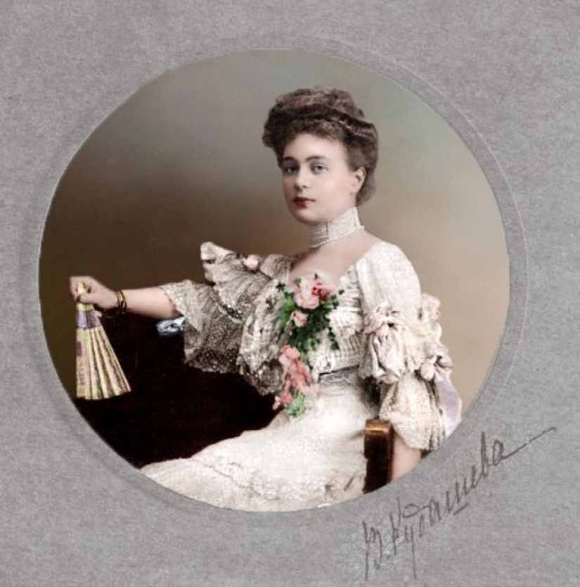 Anna Pavlova and other beauties of tsarist Russia in kolonisierung archival photo