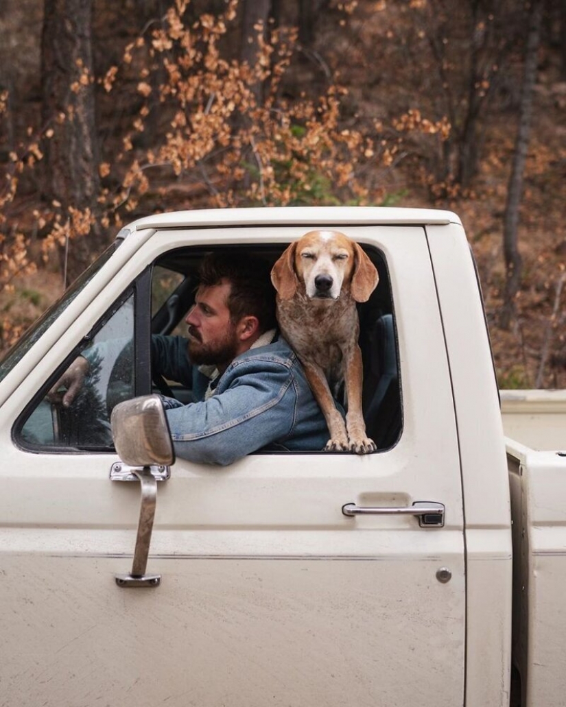 As a traveling photographer Theron Humphrey and his dog Maddie