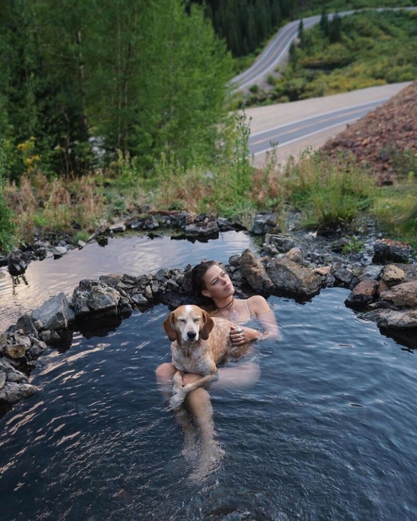 As a traveling photographer Theron Humphrey and his dog Maddie