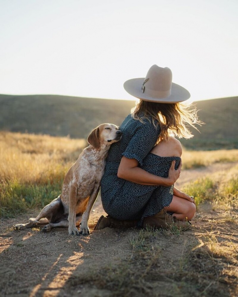 As a traveling photographer Theron Humphrey and his dog Maddie