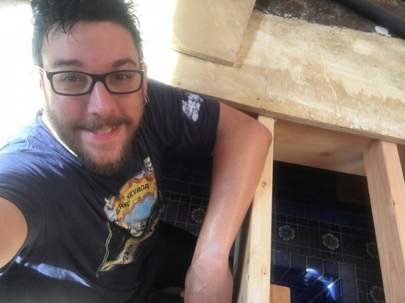 As an American couple accidentally found a Jacuzzi at home under the floor