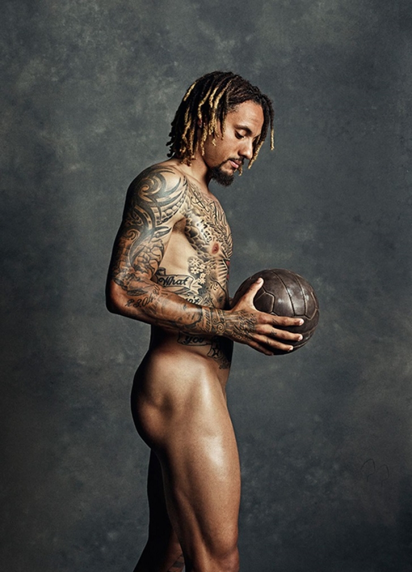 As athletes look without clothes