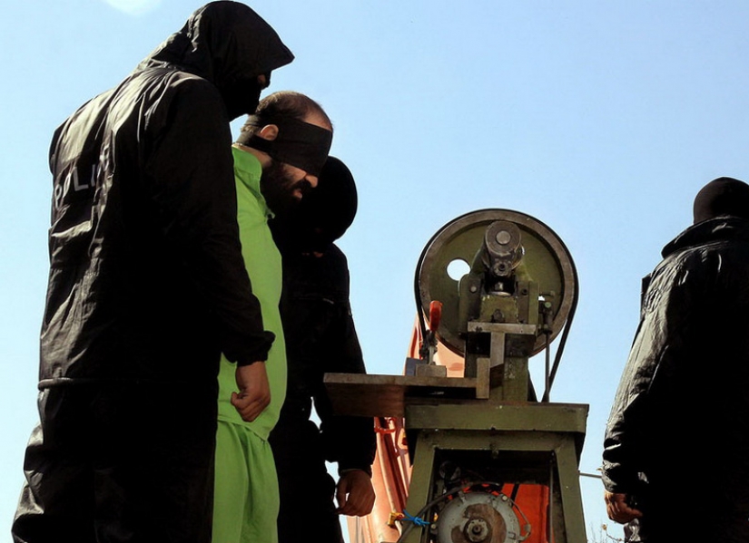 As for Iran defeated theft: severe punishment under Sharia law