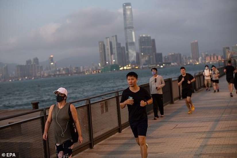 Attention runners! Why not wear a mask while Jogging