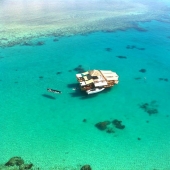 Awesome floating bar in Fiji