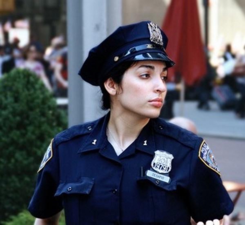 Beauties in uniform: the look of the women police in different countries