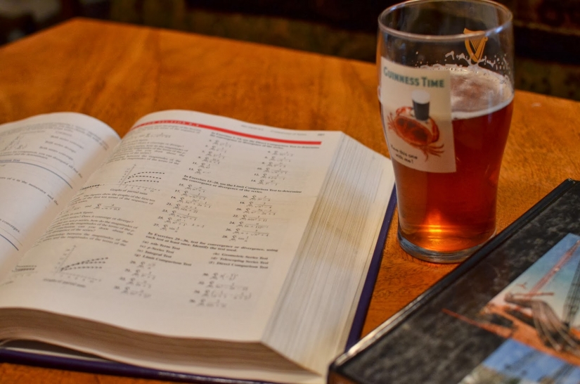Beer on exams and grant for the cultivation of pot: 9 facts about education in Germany