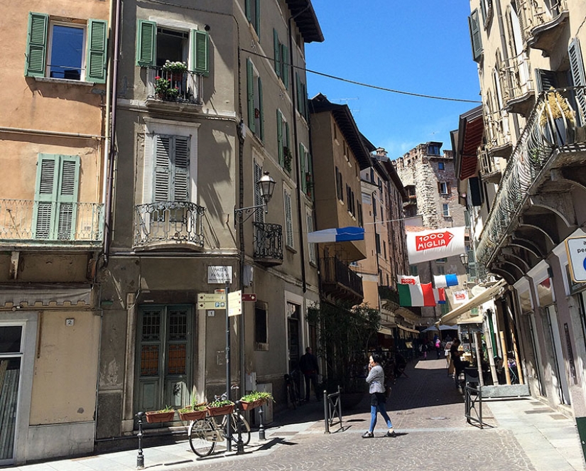 Brescia — la ciudad al pie de las colinas