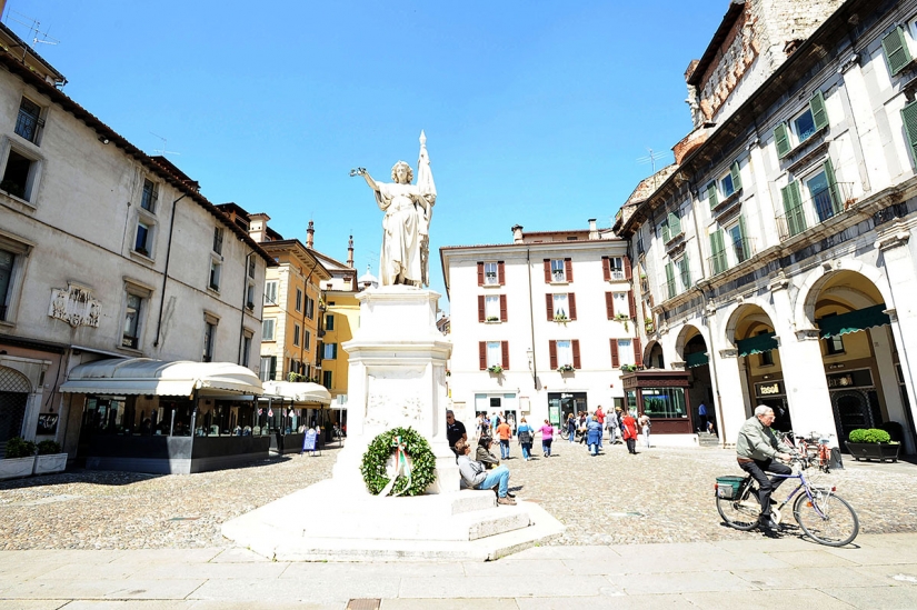 Brescia — la ciudad al pie de las colinas