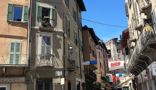 Brescia — la ciudad al pie de las colinas