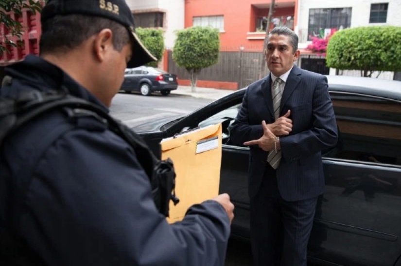 Burying the truth: the first in Mexico cleaner of crime scenes, talked about their dirty work