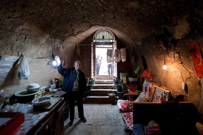 Cavemen: why thousands of Chinese still live in caves