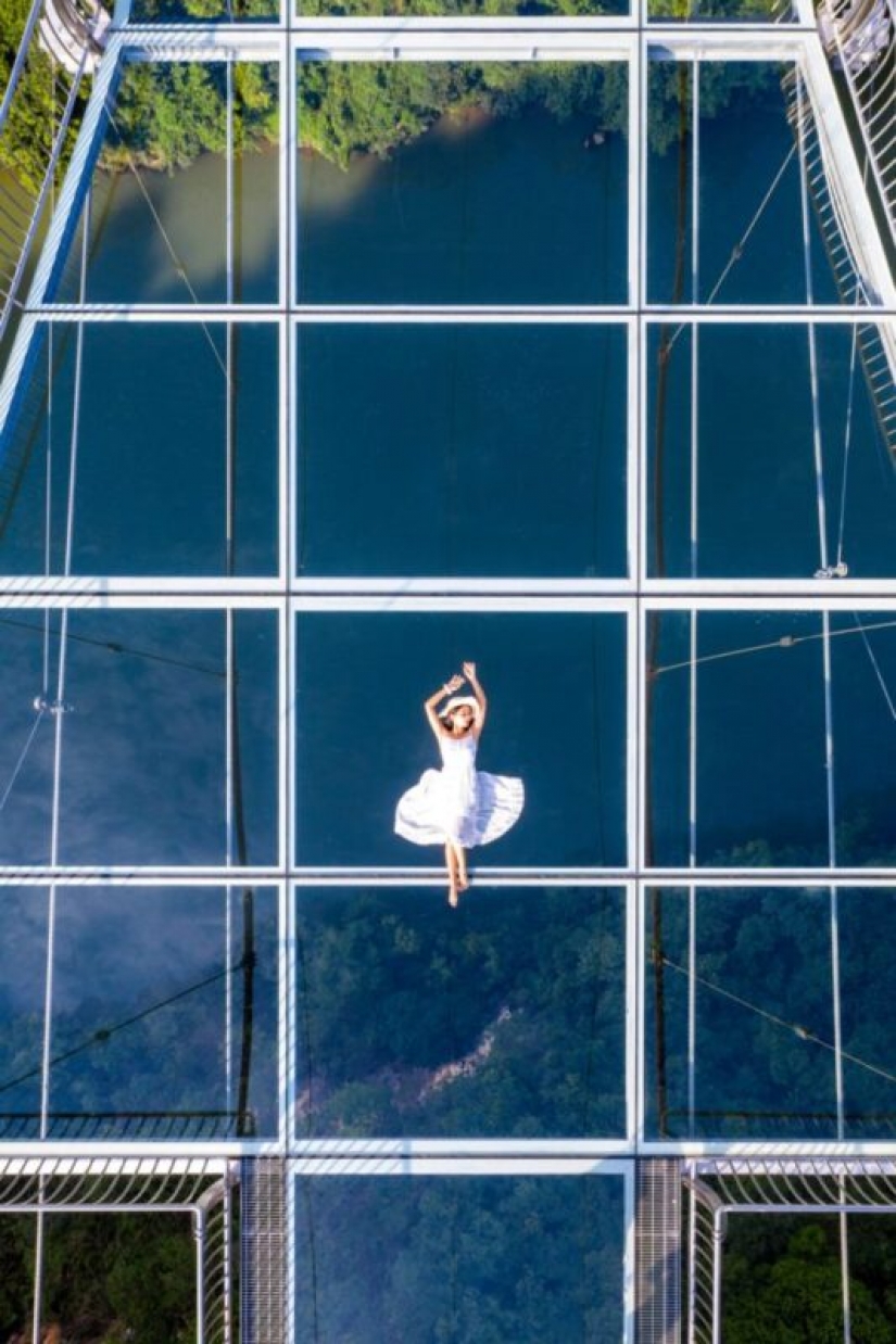 China has opened the suspended glass bridge and immediately set several world records