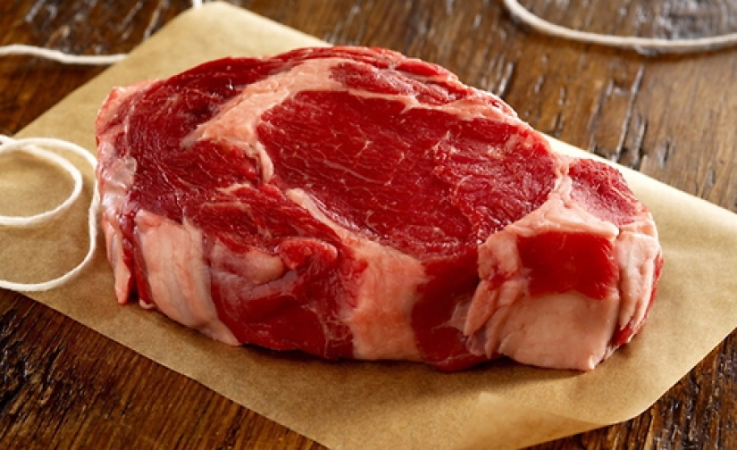 Cómo elegir la carne en el mercado y en las tiendas. El asesoramiento de un verdadero carnicero