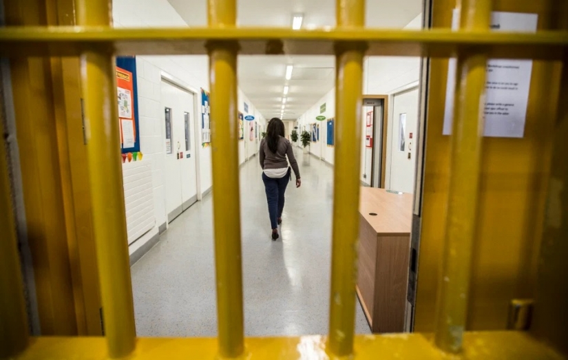 Confesiones de un médico de la prisión: ¿qué sucede en la hembra más grande prisión en Europa