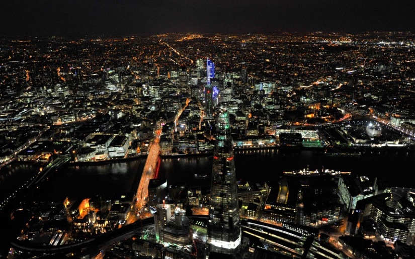 Consuming London from the height of bird flight